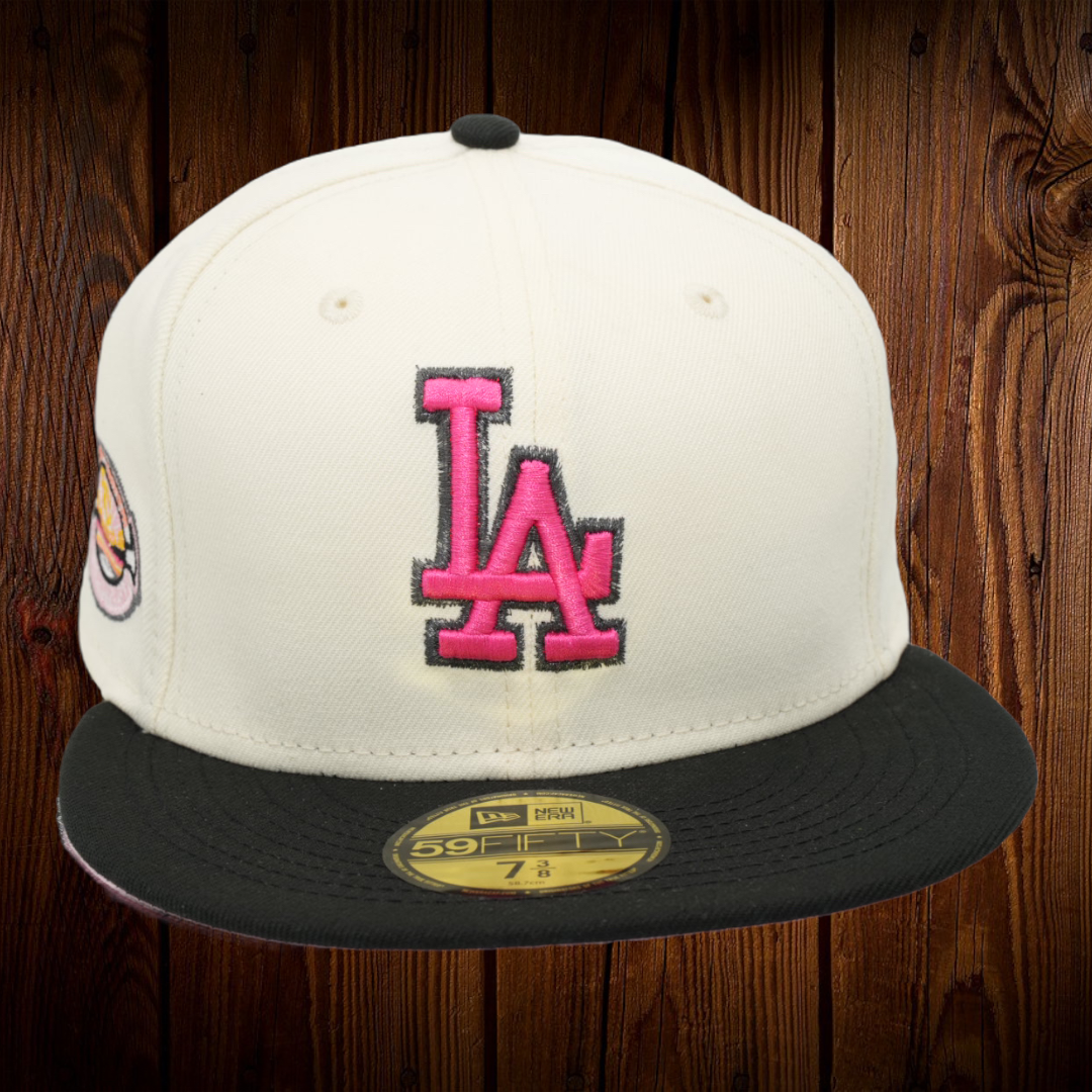 Los Angeles Dodgers New Era Chrome/Black Bill With Pink