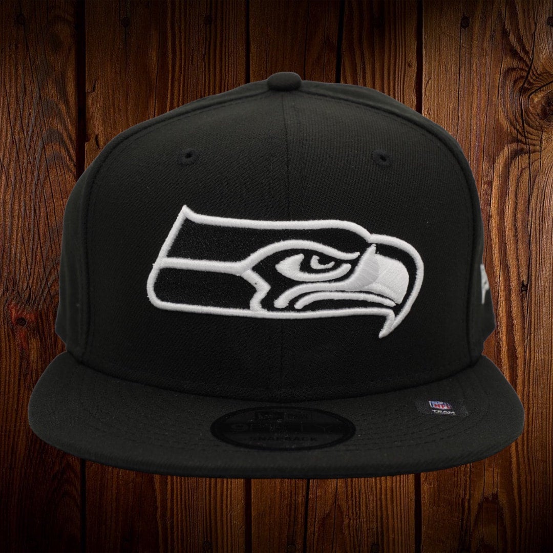 Seattle Seahawks New Era All Black On White 9FIFTY Adjustable Snapback Hat