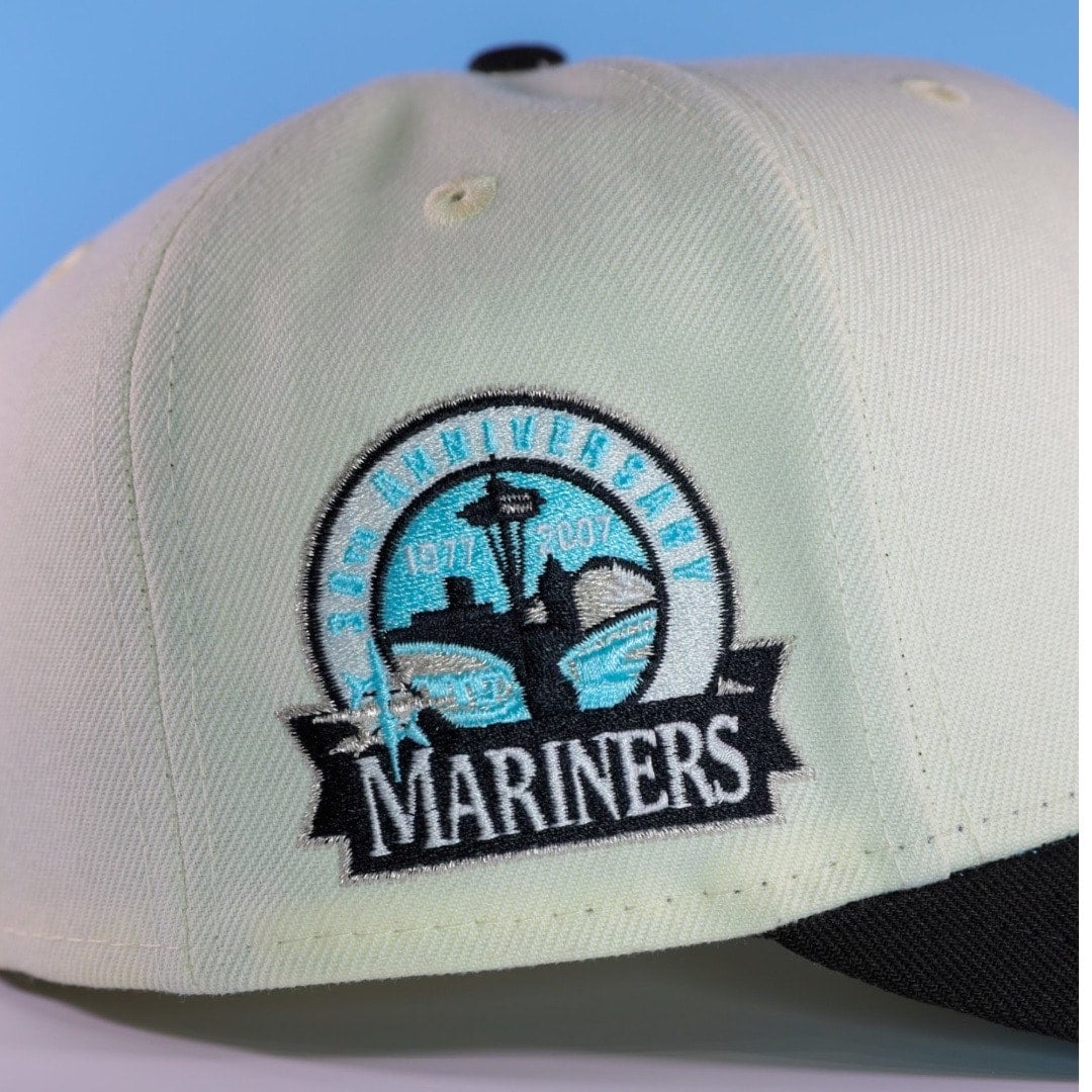 Seattle Mariners New Era Space Needle Chrome White/Black Bill And  Doscientos Blue Bottom With 30th Anniversary Patch On Side 59FIFTY Fitted  Hat