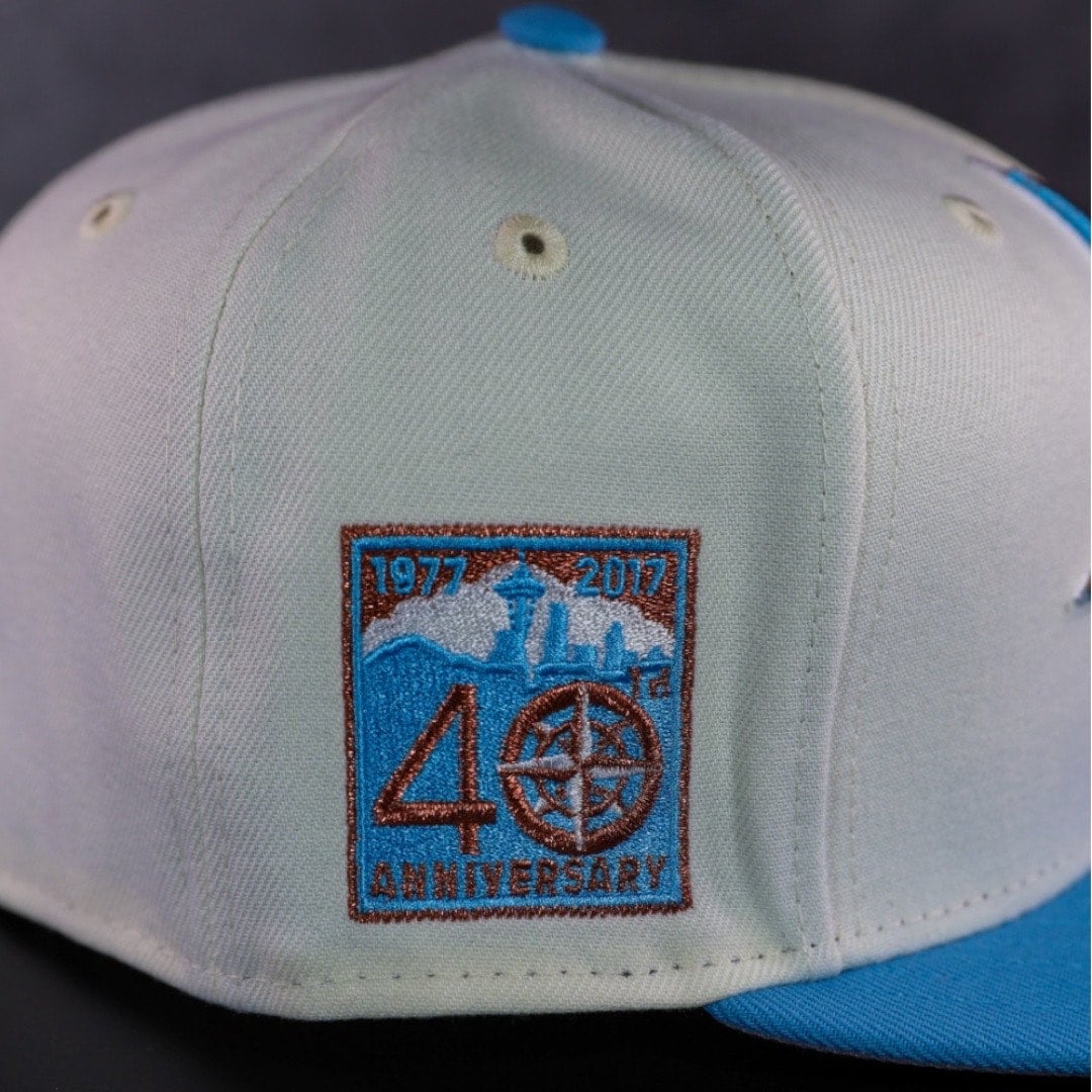 Seattle Mariners New Era Space Needle Chrome White/Black Bill And  Doscientos Blue Bottom With 30th Anniversary Patch On Side 59FIFTY Fitted  Hat