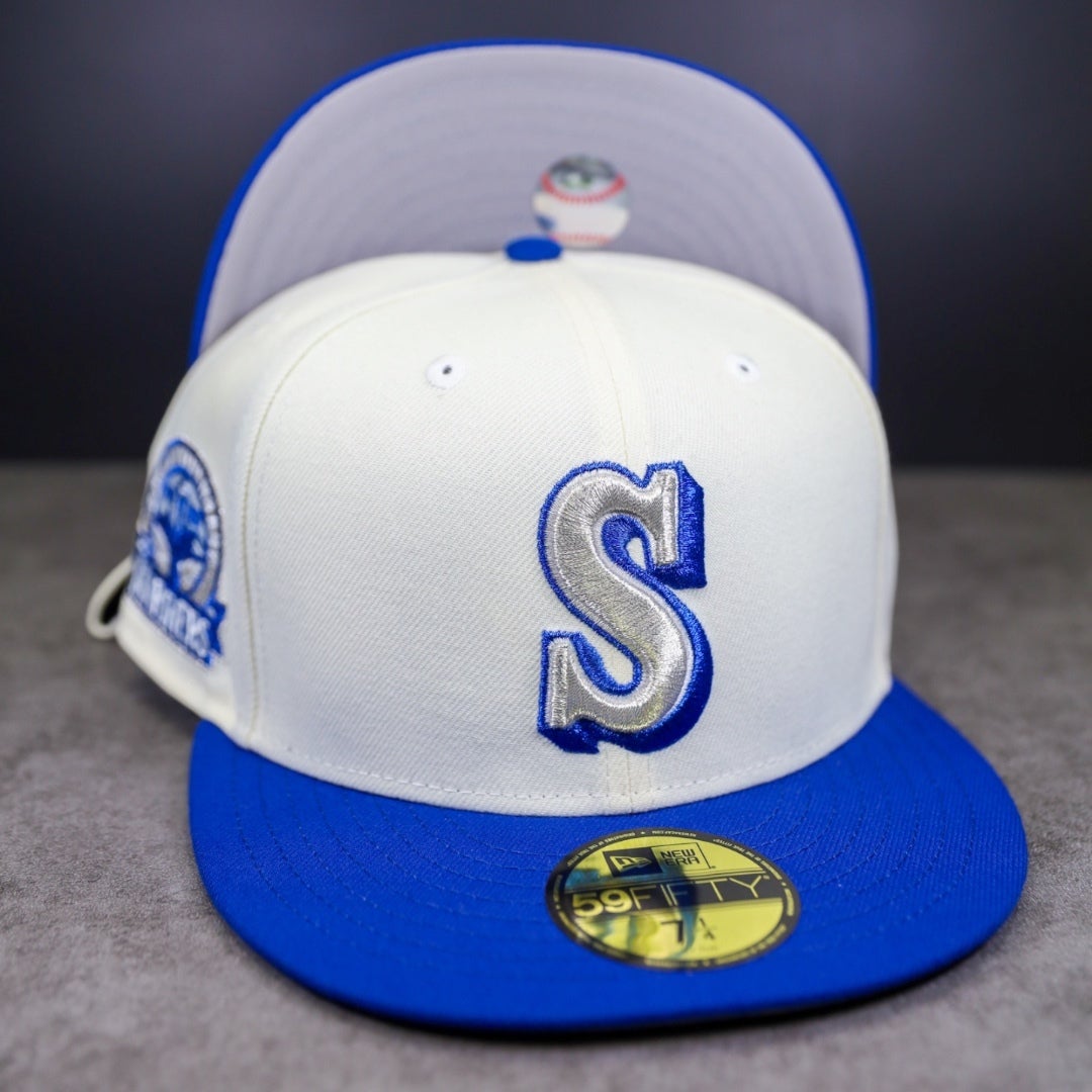 Seattle Mariners New Era Space Needle Chrome White/Black Bill And  Doscientos Blue Bottom With 30th Anniversary Patch On Side 59FIFTY Fitted  Hat